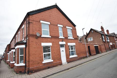 3 bedroom end of terrace house to rent, South Avenue, Hoole