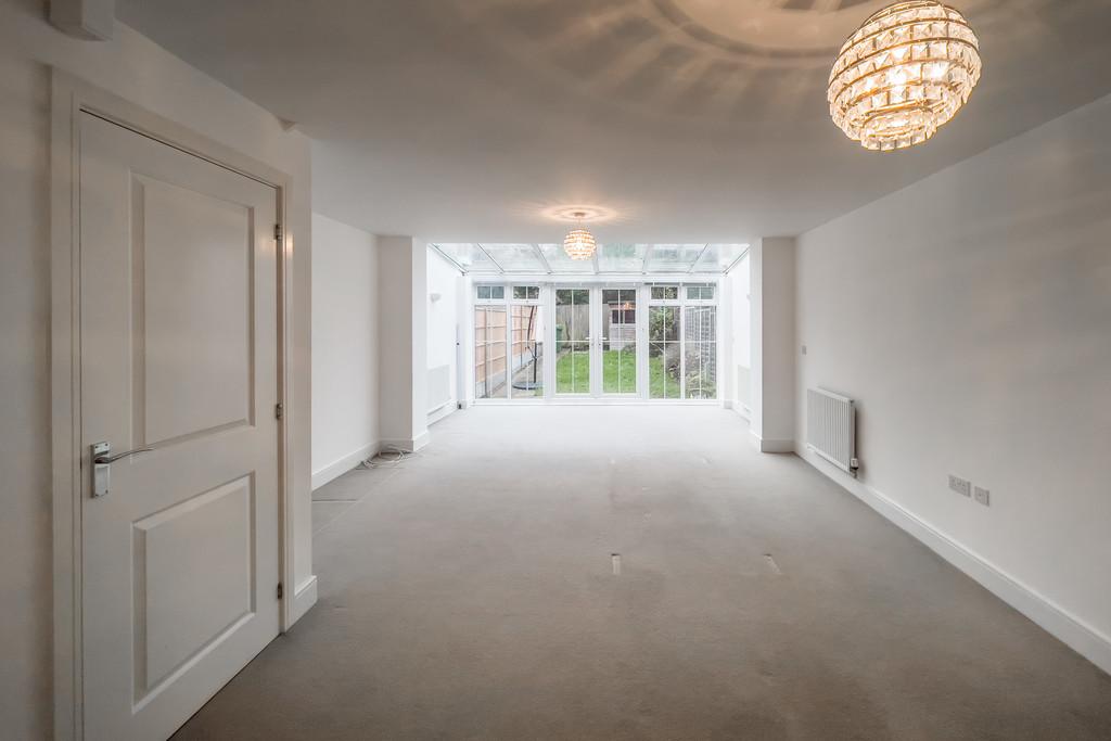 Duckworth Drive, Ashtead 4 bed terraced house £625,000