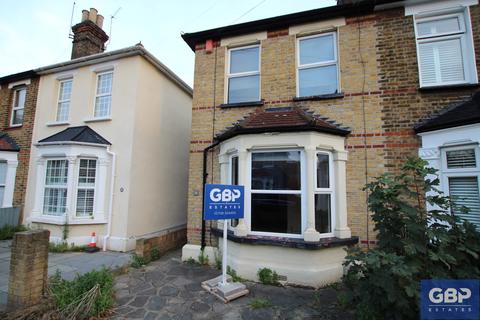 17 Cotleigh Road, Romford, RM7 9AS