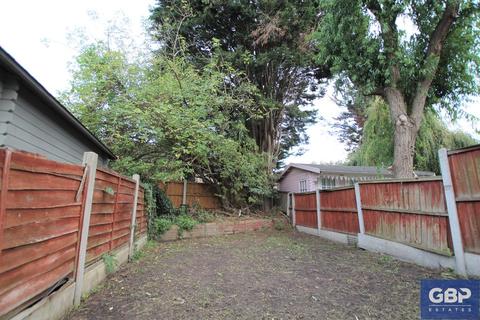 17 Cotleigh Road, Romford, RM7 9AS
