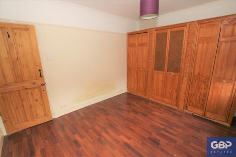 17 Cotleigh Road, Romford, RM7 9AS