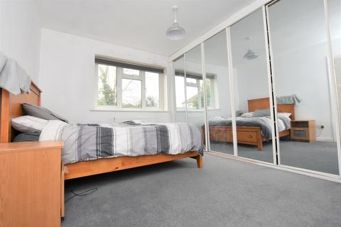 1 Well Close, Ruislip, HA4 0RQ