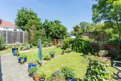 1 Well Close, Ruislip, HA4 0RQ