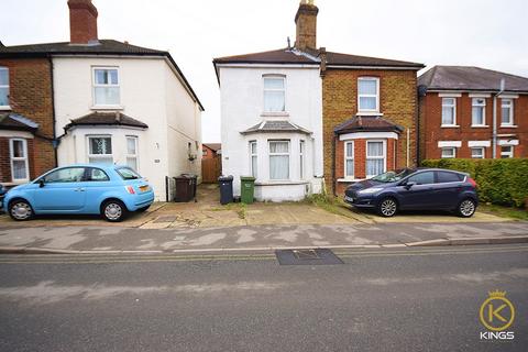 4 bedroom semi-detached house to rent, Manor Road, Guildford