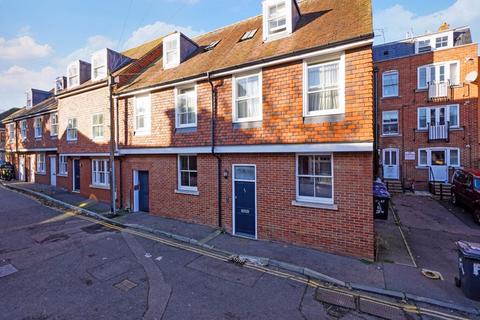 2 bedroom apartment to rent, Kirbys Lane, Canterbury