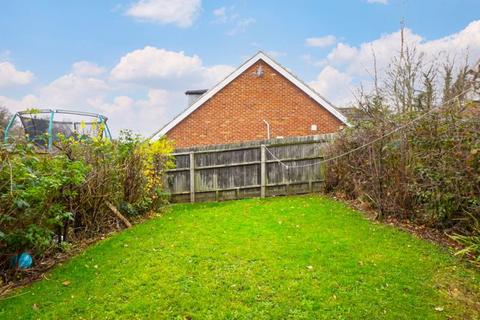 4 bedroom terraced house to rent, Downs Road, Canterbury