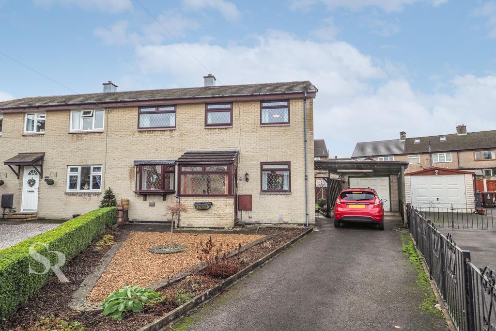 Park Crescent, ChapelenleFrith, High Peak, Derbyshire, SK23 0LR 3