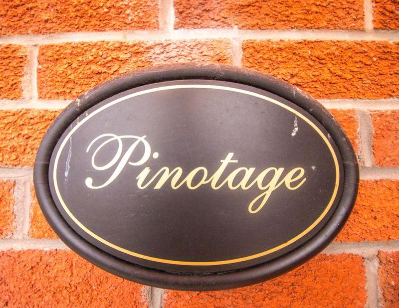 Pinotage, Derby...