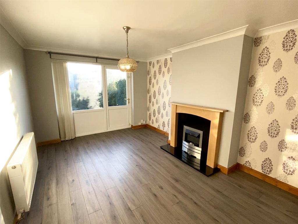 Dean Park Drive, Drighlington, BD11 2 bed semidetached bungalow £190,000