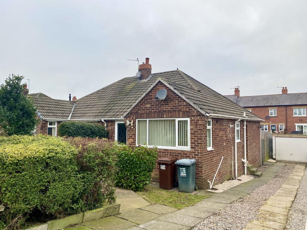 Dean Park Drive, Drighlington, BD11 2 bed semidetached bungalow £190,000