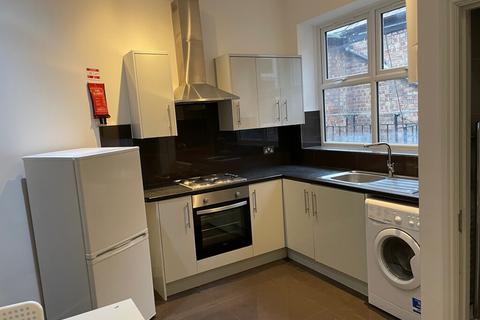 4 bedroom flat to rent - Streatham Hill, London, SW2 4RU