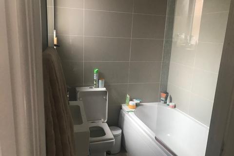 4 bedroom flat to rent, Streatham Hill, London, SW2 4RU