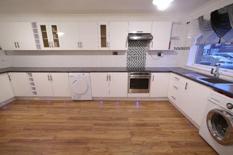 3 bedroom terraced house to rent, Bellshill Close, Wallsend