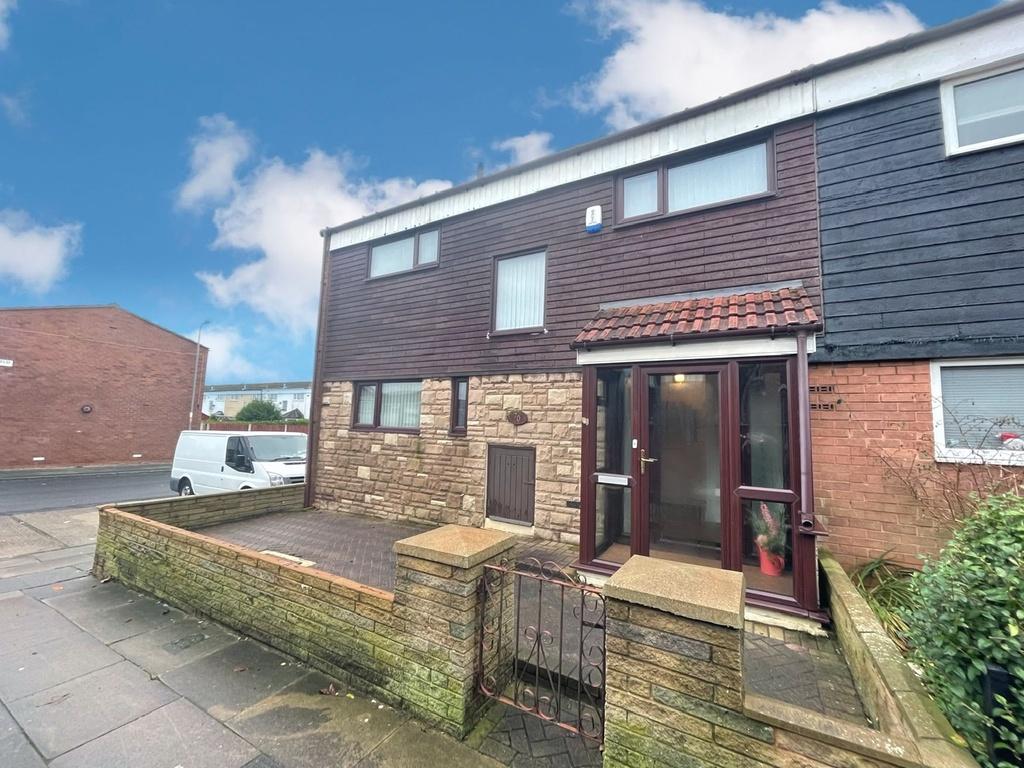 Stonyfield, Netherton 3 bed end of terrace house £115,000