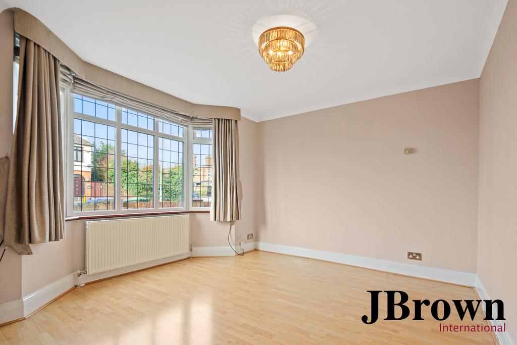 Rectory Road, Grays, Essex, RM17 3 bed semidetached house to rent £