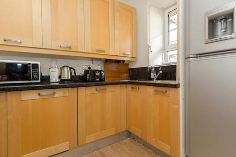 2 bedroom apartment to rent, Santley House, London SE1