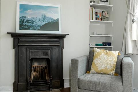 2 bedroom apartment to rent, Santley House, London SE1