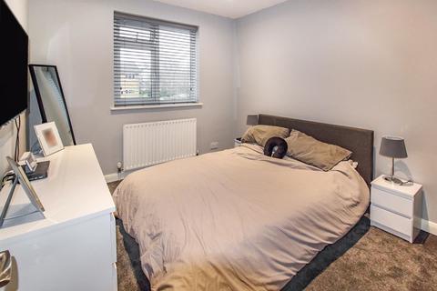 4, Neville Court Eldon Road, Caterham, CR3 5JS