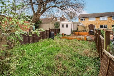 4, Neville Court Eldon Road, Caterham, CR3 5JS