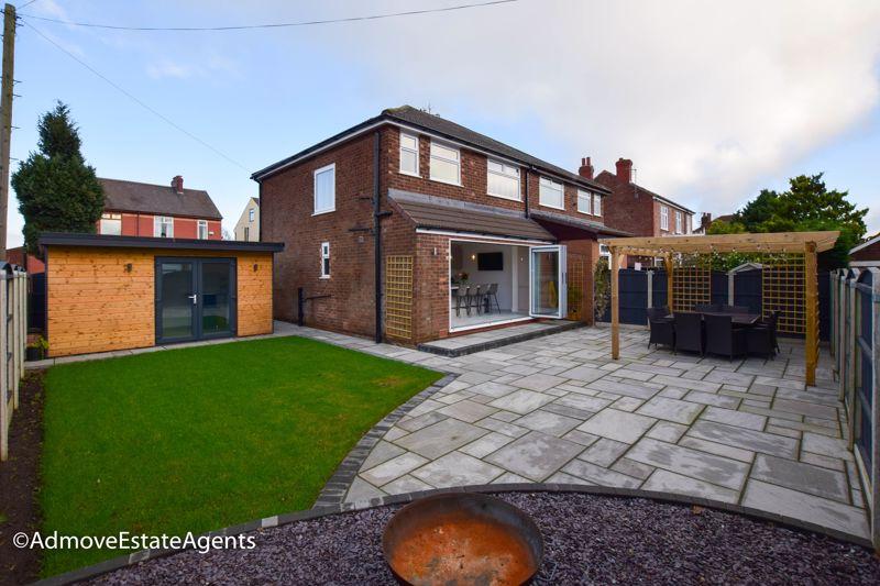 Roscoe Road, Irlam, M44 3 bed semidetached house £315,000
