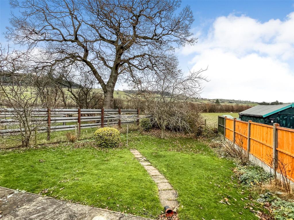 Maes Derw, Llanfechain, Powys, SY22 2 bed bungalow £160,000