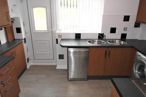 2 bedroom semi-detached house to rent, Harrier Way, Morley, LS27