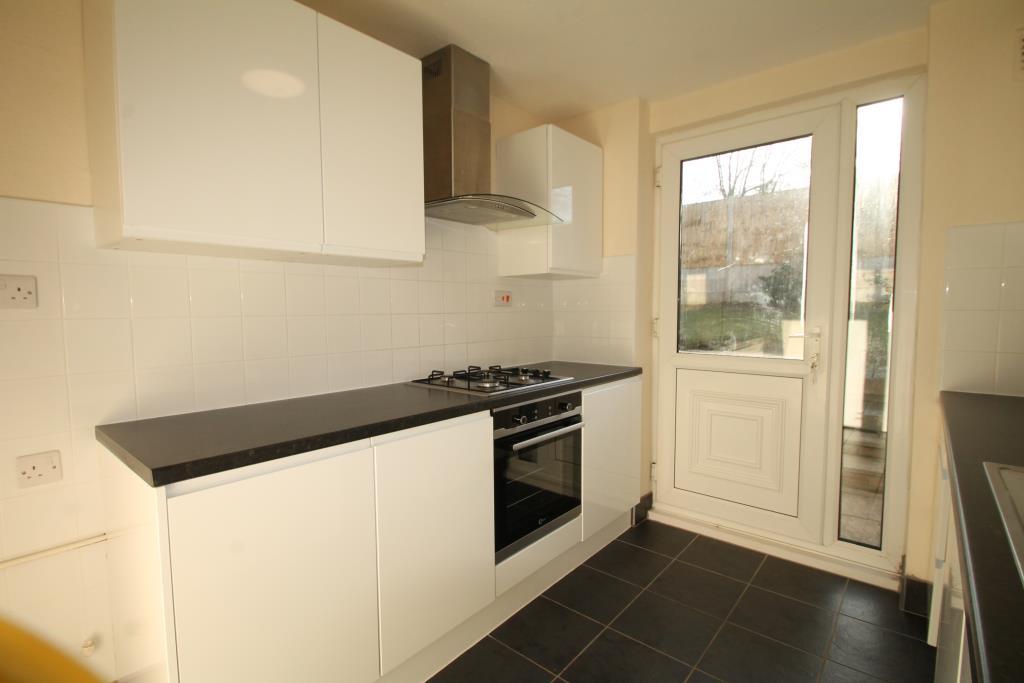 43 Starthe Bank, Heanor, Derbyshire, DE75 7AX 3 bed terraced house £