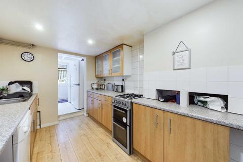 11 Glenview Gardens, Hemel Hempstead, HP1 1TF