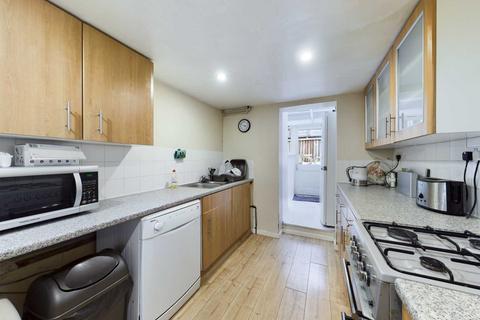 11 Glenview Gardens, Hemel Hempstead, HP1 1TF