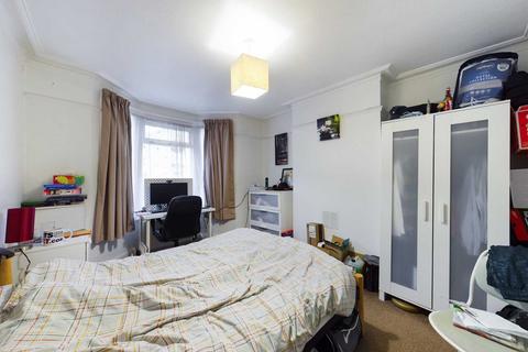 11 Glenview Gardens, Hemel Hempstead, HP1 1TF