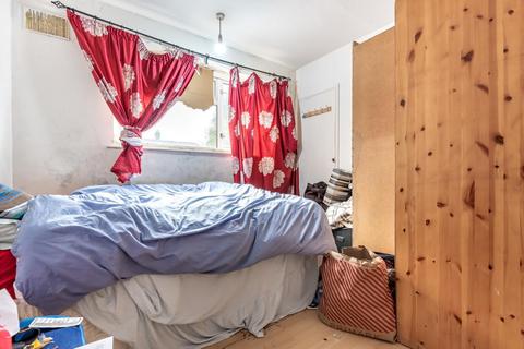 5 Huxbear Street, London, SE4 1EA