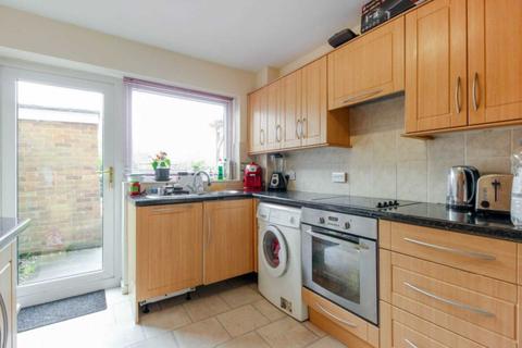 48 De Havilland Close, Hatfield, AL10 0DR