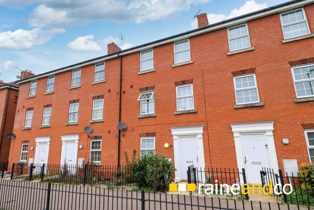 Horsa Gardens, Hatfield 6 bed townhouse £450,000