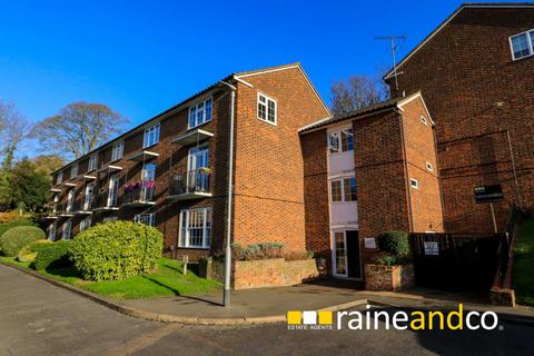 17 Park Close, Hatfield, AL9 5AY