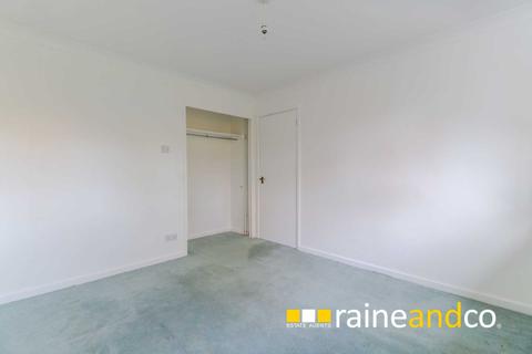 17 Park Close, Hatfield, AL9 5AY