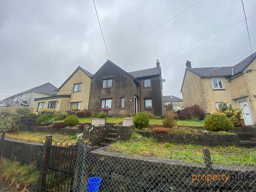 Heol Brynteg, Tonyrefail Porth 3 bed semidetached house £110,000