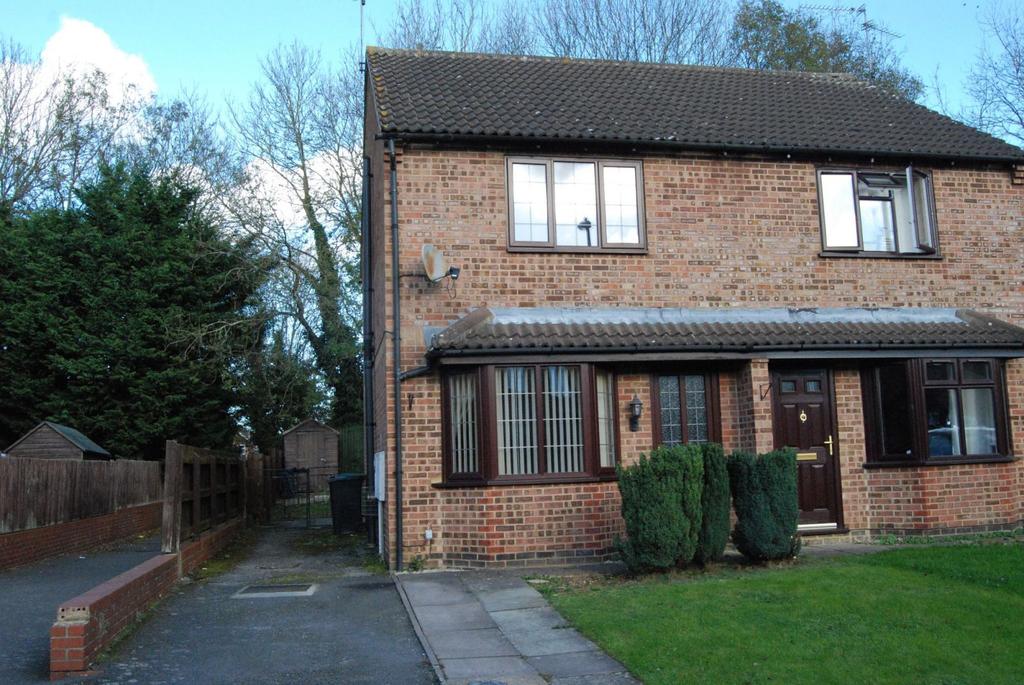 Emmanuel Close, Stefen Hill, Daventry... 3 bed property £700 pcm (£