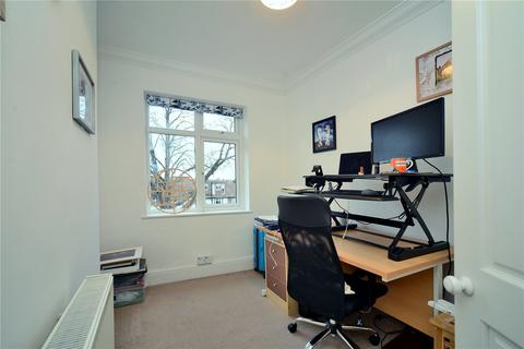 24 Hobart Road, Worcester Park, KT4 8SP