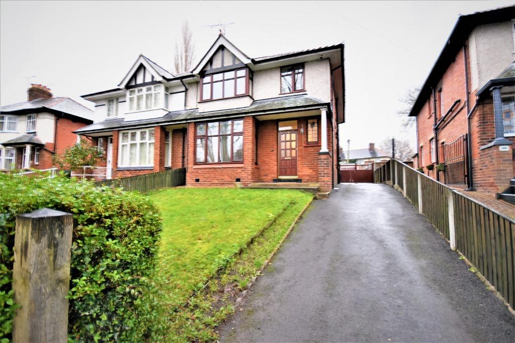 Park Avenue, Wrexham, LL12 4 bed semidetached house £1,200 pcm (£277 pw)