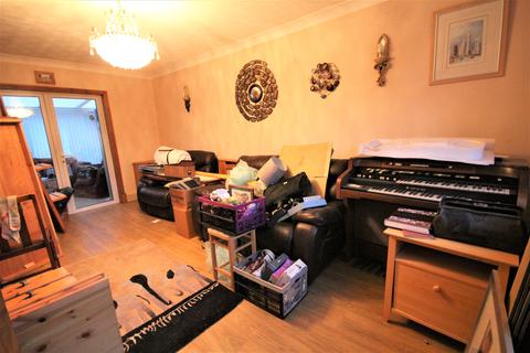 17 Upperfield Grove, Corby, NN17 1HN