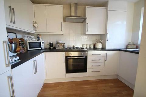 1 bedroom apartment to rent - Latimer Drive, Hornchurch, Essex, RM12