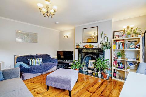 4 bedroom end of terrace house to rent, Lyndhurst Grove, London SE15