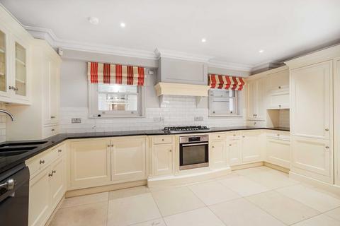 3 bedroom terraced house to rent, D`oyley Street, London, SW1X