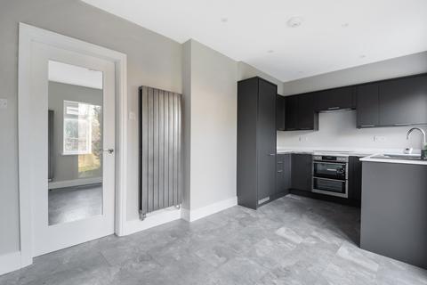 38 Brookside, Collingham, Wetherby, LS22 5AN