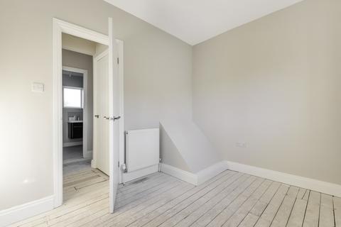 38 Brookside, Collingham, Wetherby, LS22 5AN