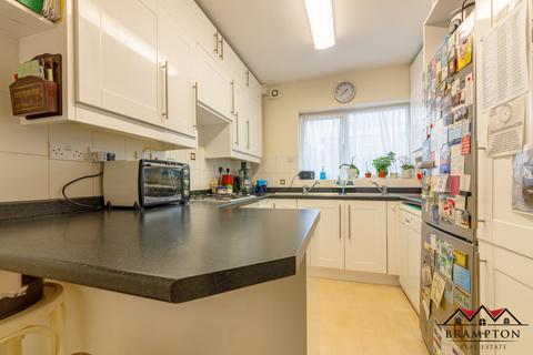 16 Farm Road, Edgware, HA8 9LU