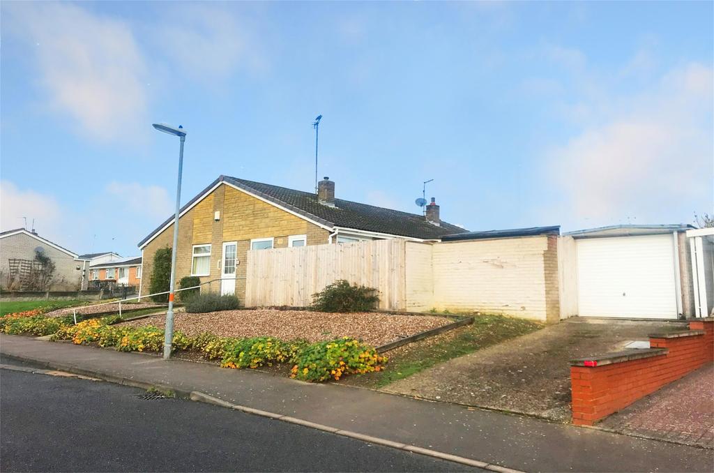 Langham Road, Raunds, Northamptonshire 3 bed semidetached bungalow £245,000