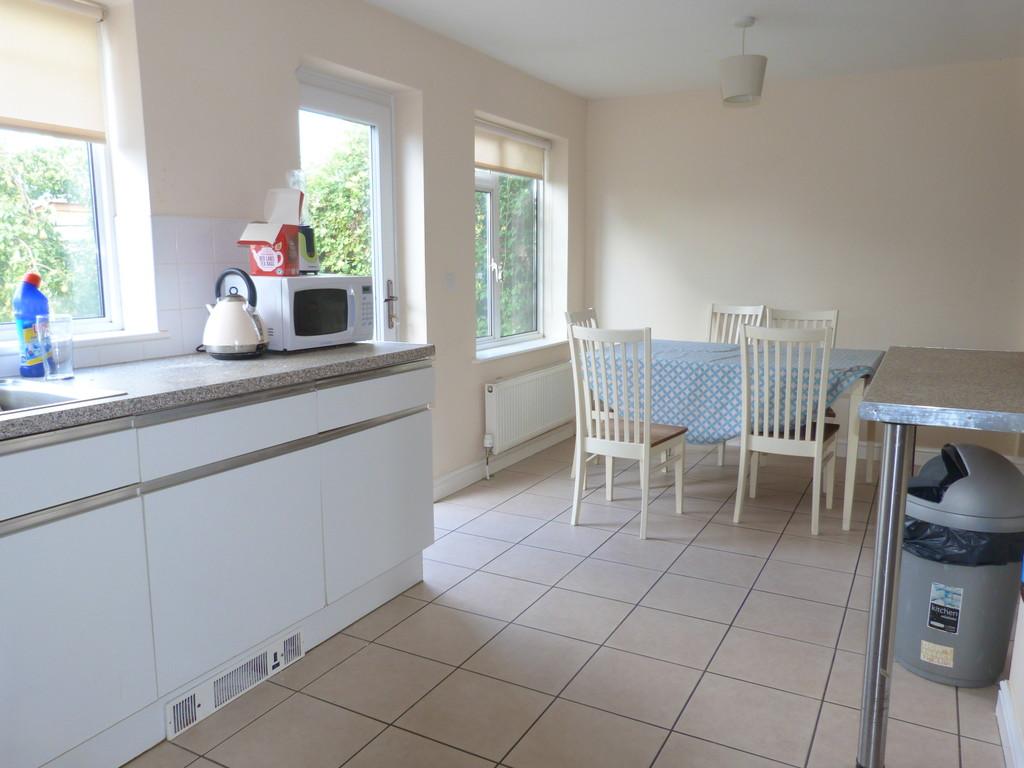 Nine Elms Road, Longlevens, Gloucester 4 bed semidetached house £
