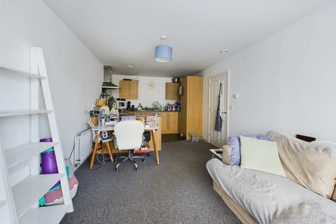 2 bedroom apartment to rent, Newton House