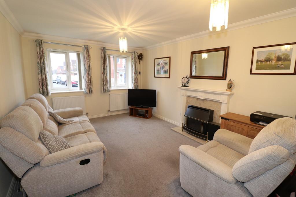 Pencraig Close, Kenilworth 4 bed detached house £549,500